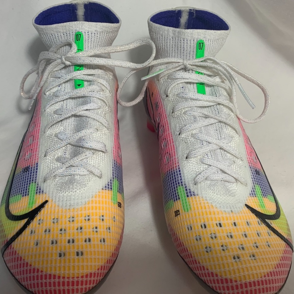 COPY - Nike mercurial superfly 8 Elite FG Dragonfly silver/metallic
LIMITED EDI…